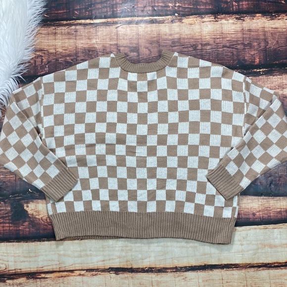 SOLD Checkered Tan and White Cardigan Sweater - Picture 7 of 7